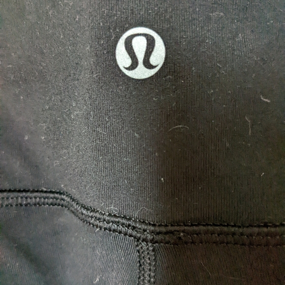 Lululemon crops VGUC - Picture 2 of 5
